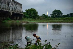 BAGHJAN REFINERY FIRE 4 BAGHJAN REFINERY FIRE 3