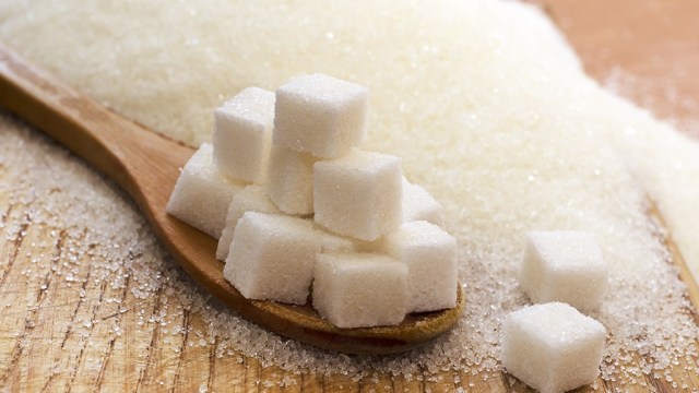16 Subtle Signs You’re Eating Too Much Sugar
