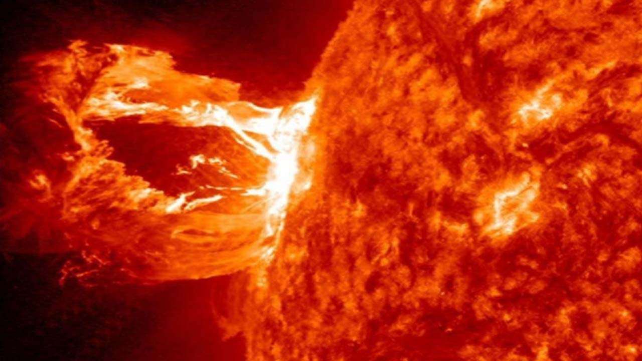 Global blackout tomorrow? Massive geomagnetic solar storm to hit Earth on April 14