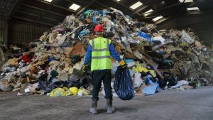Thousands sign up to count plastic waste for a week 1