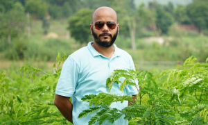 Plants trees in honour of Green Ambassadors Pankaj Tripathi and Kajal Aggarwal 2