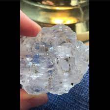 Geologists to Open 830 Million-year-old Crystal Containing Secrets of Ancient Life