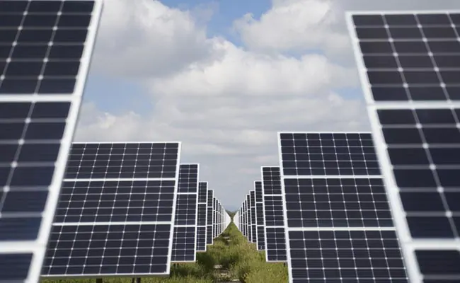 Solar Power Boom Reverses Gas Momentum, But Coal Still Primary Source: Report 1 Solar Power Boom Reverses Gas Momentum, But Coal Still Primary Source: Report 1