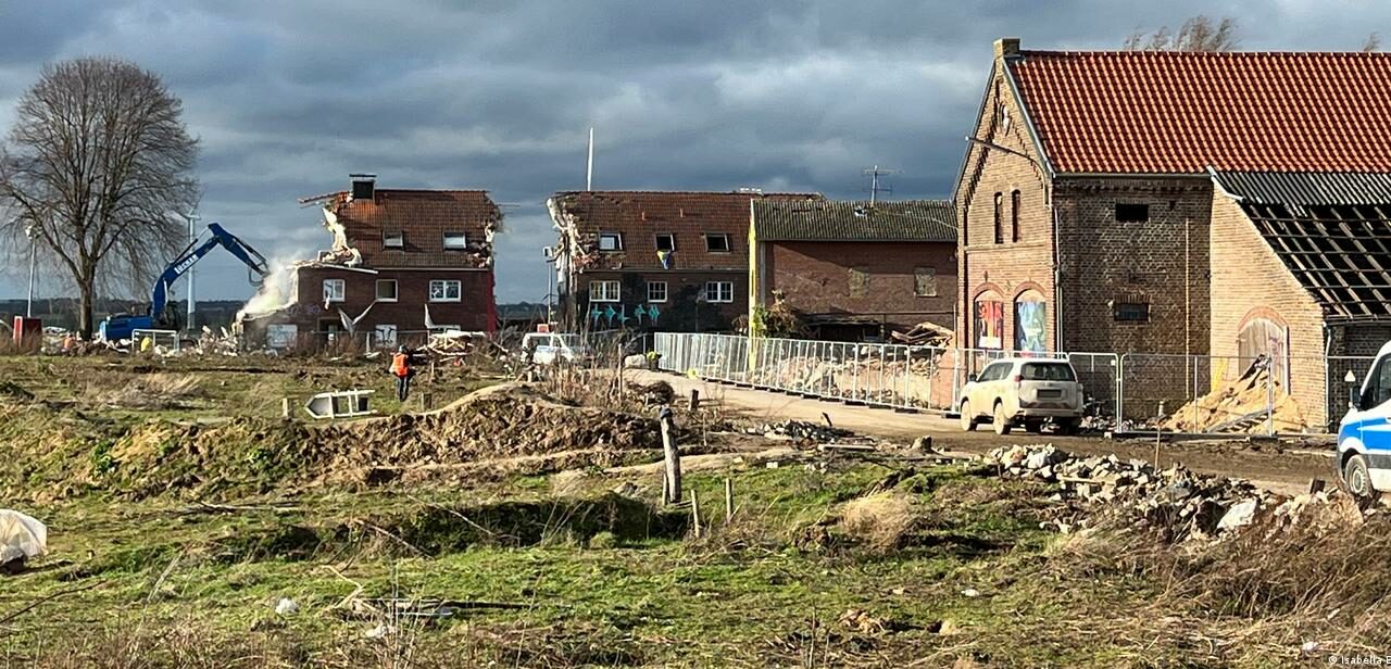 Climate change: German Green Party supporters feel betrayed