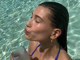 5 benefits of lemon water, explained by a nutritionist