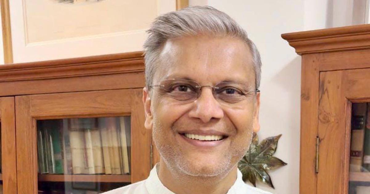 ‘The Living Air’: A birder’s long tryst with birds show how they help overcome human fallibilities