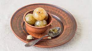 Amla soaked in honey: Know its benefits for weight loss, skin care and more