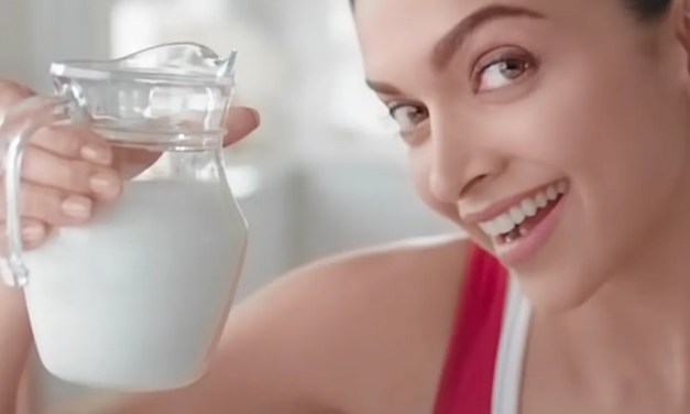 The best time to drink milk every day, according to a nutritionist