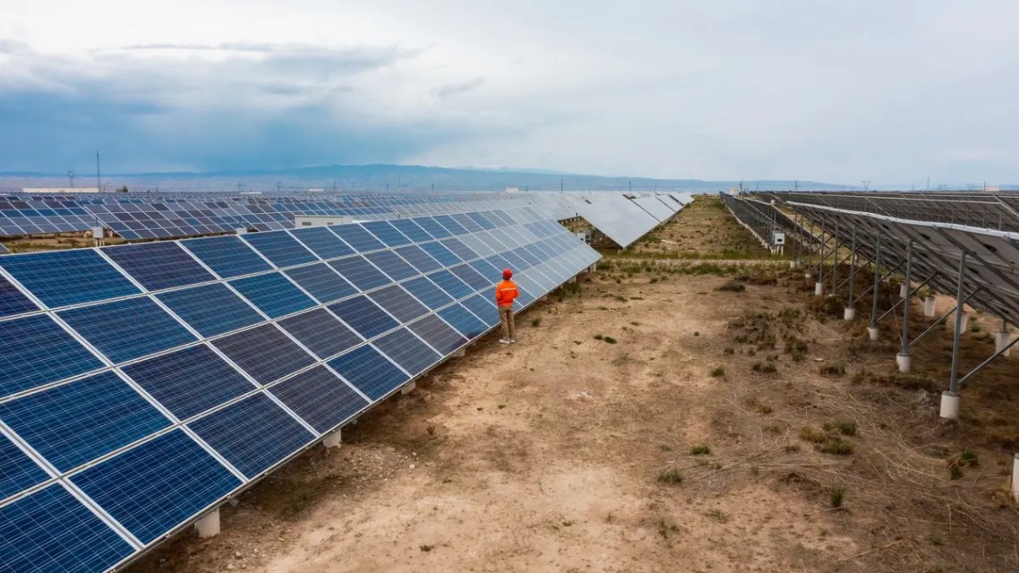 World’s largest  renewable energy project being built in India