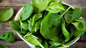 5 ways to add spinach to your routine to promote hair growth