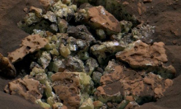 Curiosity Cracked Open a Rock on Mars And Found a Big Surprise
