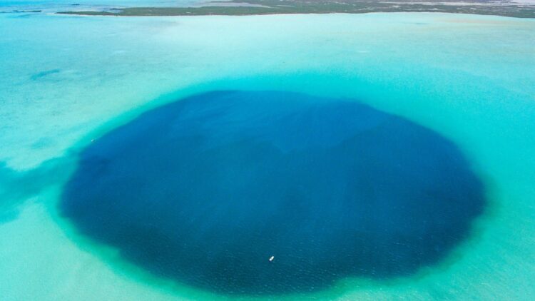 A 1.2-million-mile hole appears in the middle of the ocean: It’s causing this