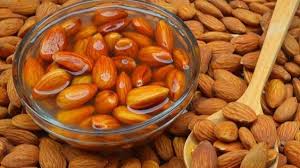 Soaked Almonds vs. Raw Almonds: Which is Best for Weight Loss?