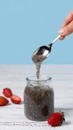5 reasons why you shouldn’t eat chia seeds without soaking