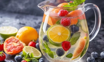 Drink detox water for weight loss: 8 ways you can make it at home