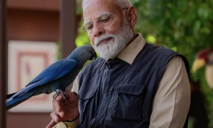 At Vantara, Modi Posed With A Blue Macaw. Here’s Why It is a Red Flag
