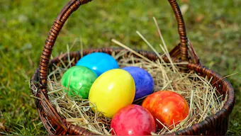 Why America is dyeing potatoes as Easter eggs