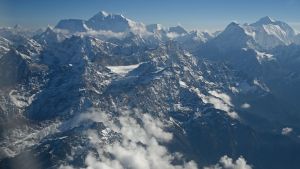 Experts witness climate toll on Himalayas from mountain flight 1