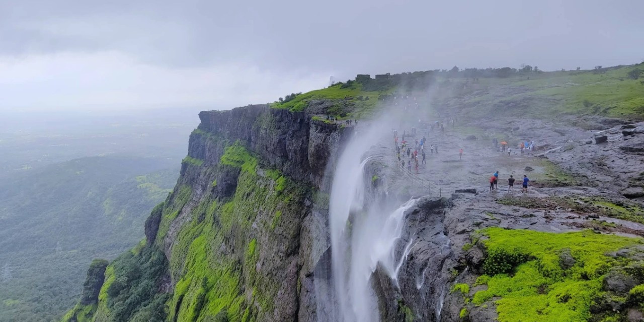 This Stunning Maharashtra Waterfall Near Pune Defies Gravity – Water Flows Upwards!
